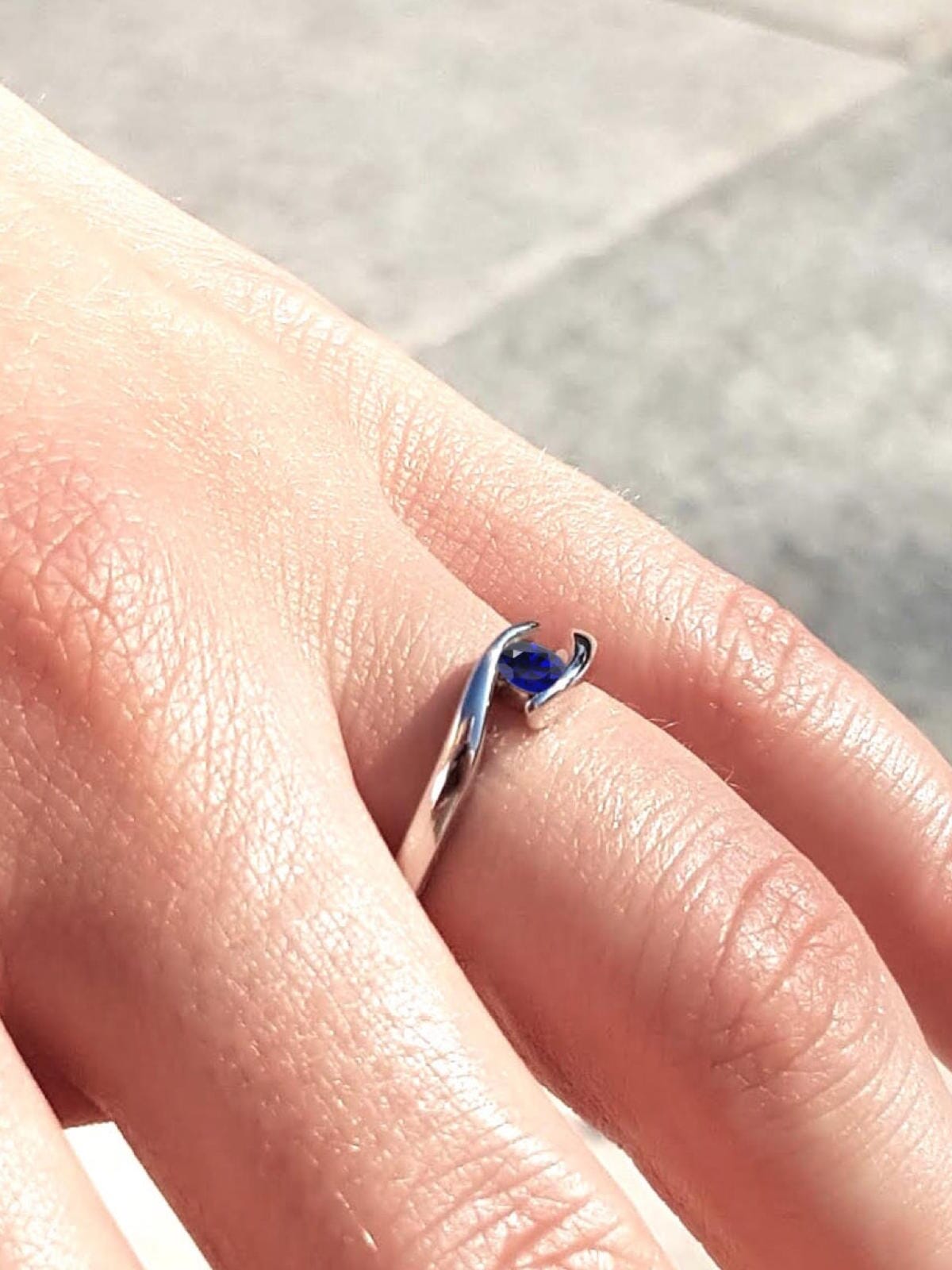 engagement ring-blue-sapphire-hand-2-21diamonds